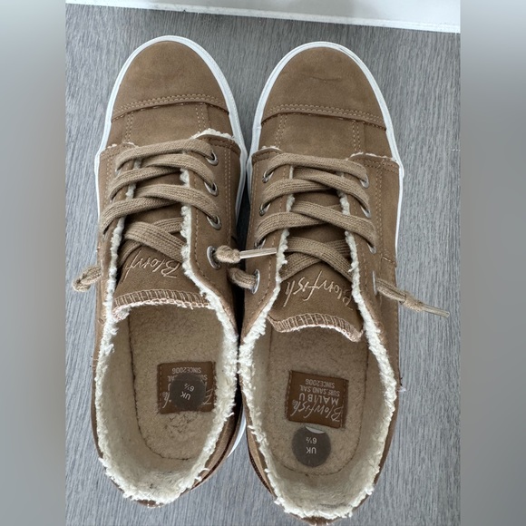 Blowfish Tan Women's Sneakers - Picture 4 of 5